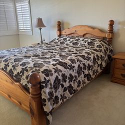 Queen Bedroom Set - Queen Bed, 2 Nightstand, Dresser & Mirror