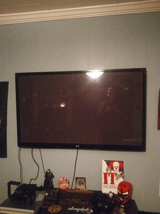 50' Inch LG TV
