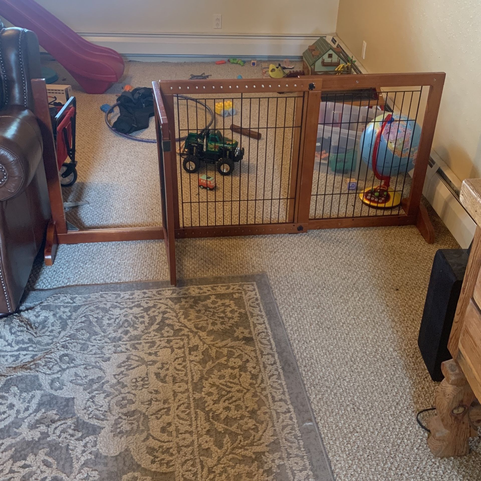 Pet/child Barrier With Walk Through Gate