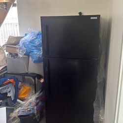 Insigna Refrigerator