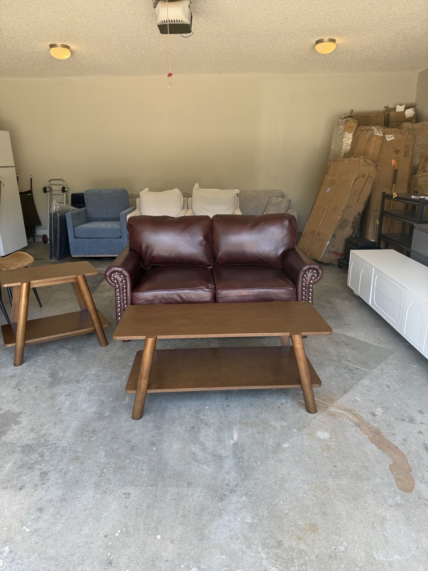 đBRAND NEW đSet Of 3 Pieces, Classic Faux Leather Sofa Upholstered Couch with Removable Cushions Rolled Arms + End Table and Coffee Table Mid-Centur