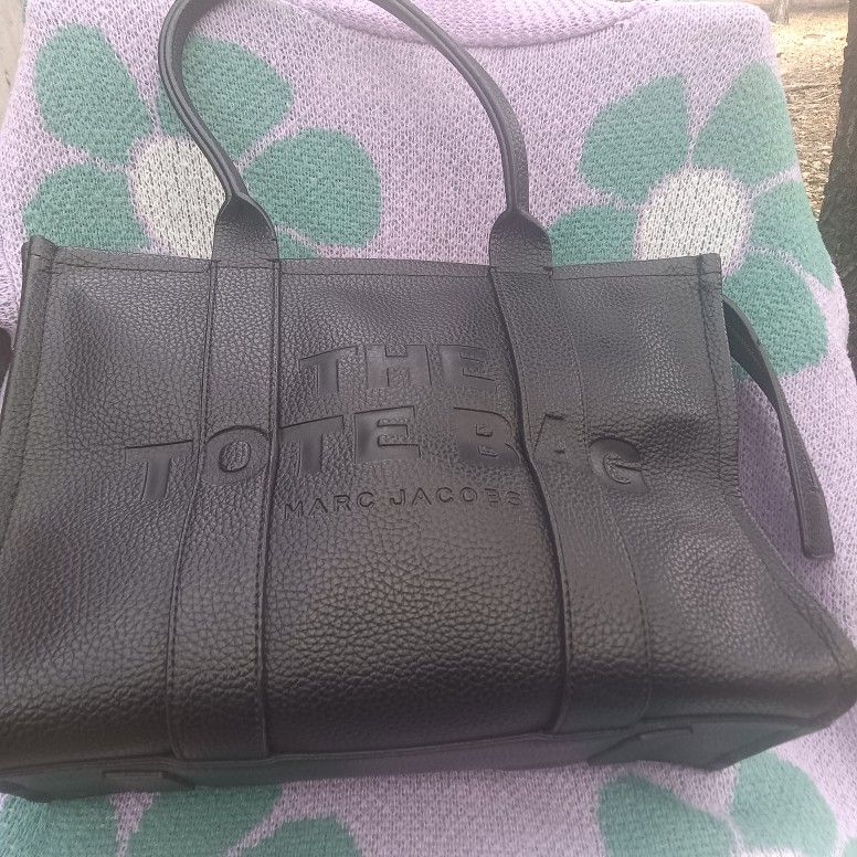 Marc Jacobs "The Tote Bag" in size small. Black