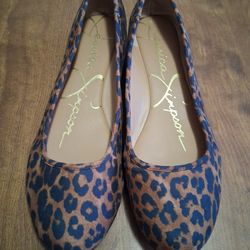 Size 9 and a half lepord print womens shoes. Jessica Simpson brand