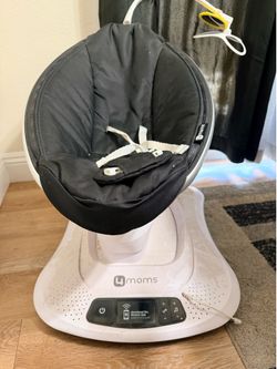 4moms MamaRoo baby swing
