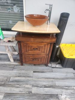 Twenty four inch bathroom vanity marble top