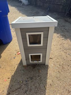 Cat house - Exterior