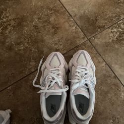 New Balance 9060 Size 10 W 8.5M