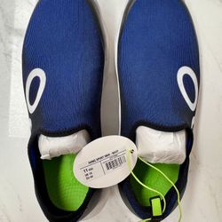 Oofus Oomg Sport Low Shoe 11M - Navy/White - Recovery Shoe - Used - Worn Once!
