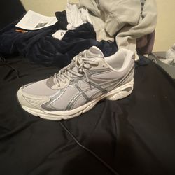 GT-2160 Oyster Grey/ Carbon, Size 10 Men