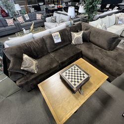 $1899 Cozy Brown Sofa Chaise 🤎🤎