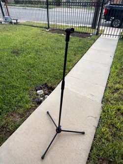 Black Tripod Microphone Stand