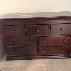 Dresser 7 Drawers Solid Wood $100 OBO