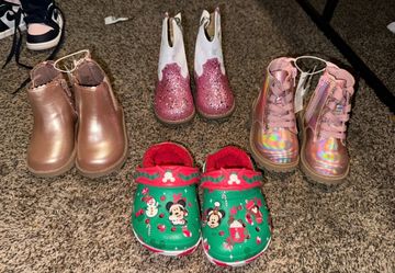 Girls shoes size 5c