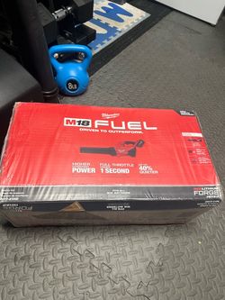 Milwaukee m18 fuel blower with 12.0 forge battery and rapid charger new
