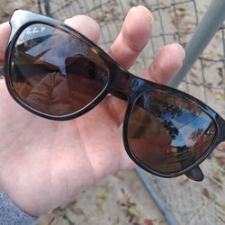 Woman's Rayban Sunglasses 