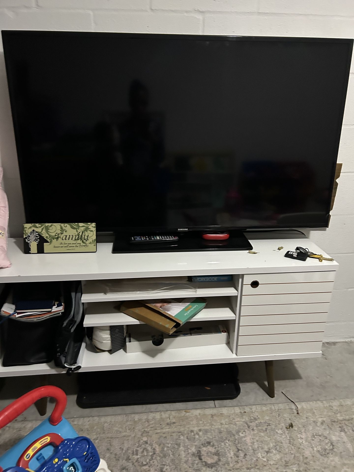 50 ‘ Samson’s TV And tv Stand