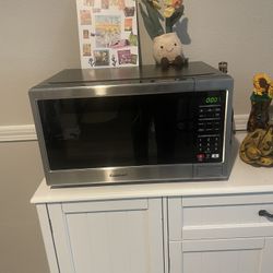 Lightly Used Microwave 