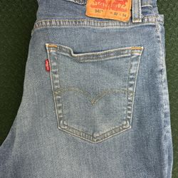 541 Levi’s  (32x34)