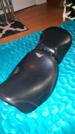 Harley Davidson Road king Touring seat...very comfortable seat....Great condition!