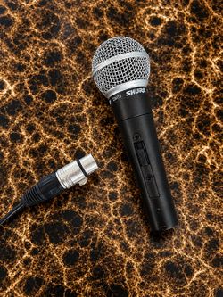 Shure SM58 Microphone with XLR Cable