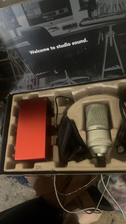 Focusrite 2i2 3rd gen and Mxl 990 mic
