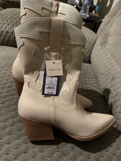 Women’s size 9.5 $30
