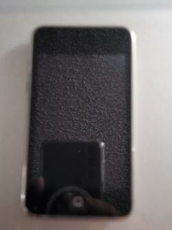 IPOD TOUCH 3RD GENERATION 16 GIGS.