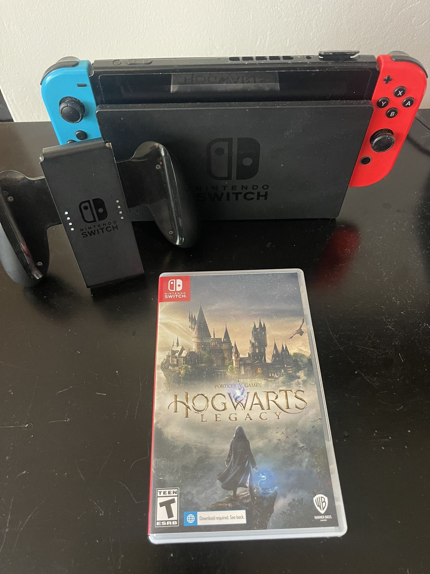 Nintendo Switch W/ Hogwarts Legacy