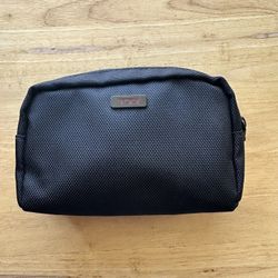 TUMI For Delta Air Lines Black Fabric Toiletry Makeup Amenity Travel Kit Bag