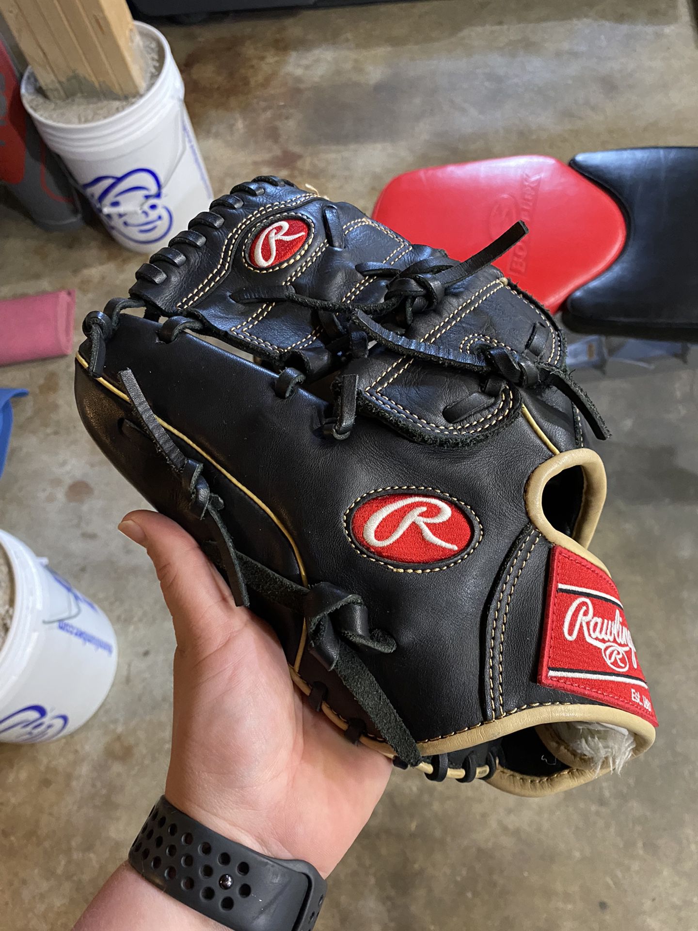 Rawlings Left Handed Glove 