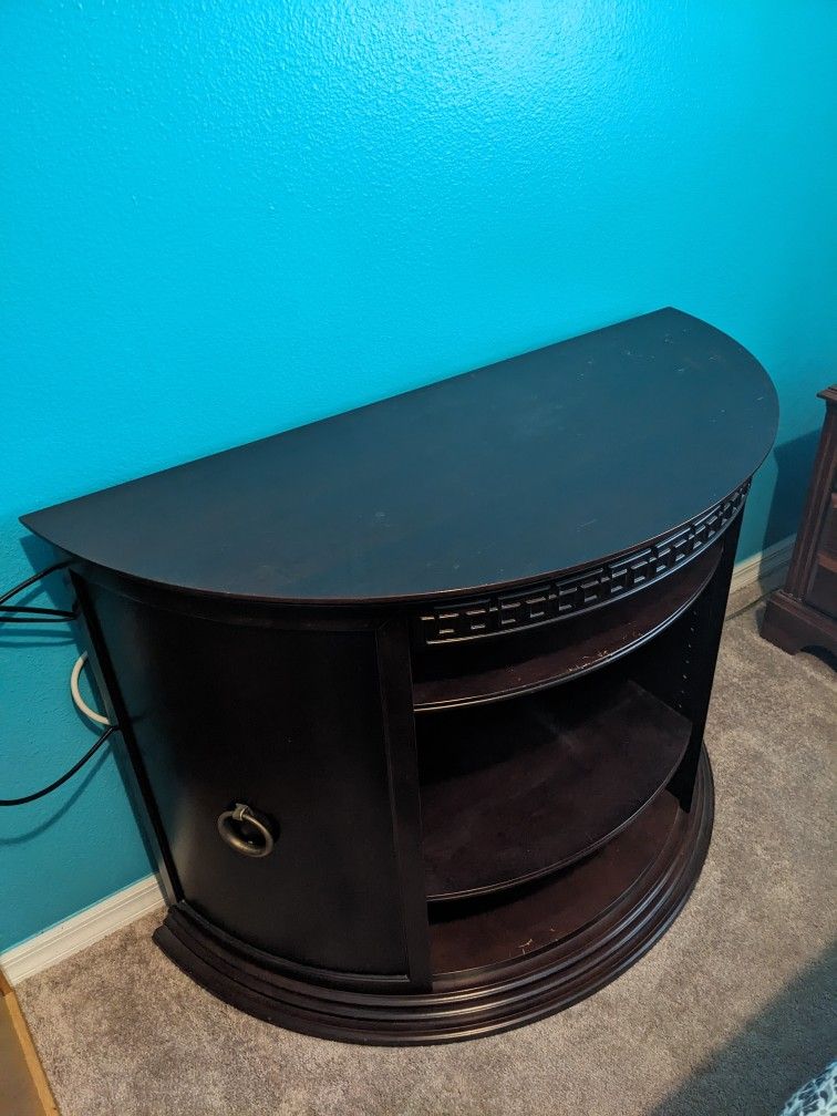 Unique table/tv stand