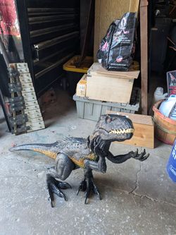 HUGE JURASSIC FALLEN KINGDOM DINOSAUR FIGURE