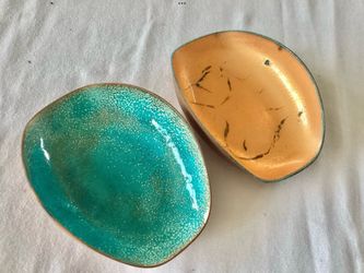 2 1950s Enamel Copper Hammered Trinket Dishes - Ashtrays Tobacciana Collectible
