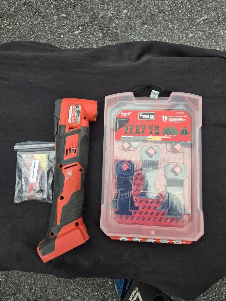 Milwaukee Multitool or Oscillating Tool M18