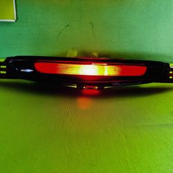 2010 - 2013 MAZDA 3 THIRD BRAKE LIGHT LAMP OEM BBM451580