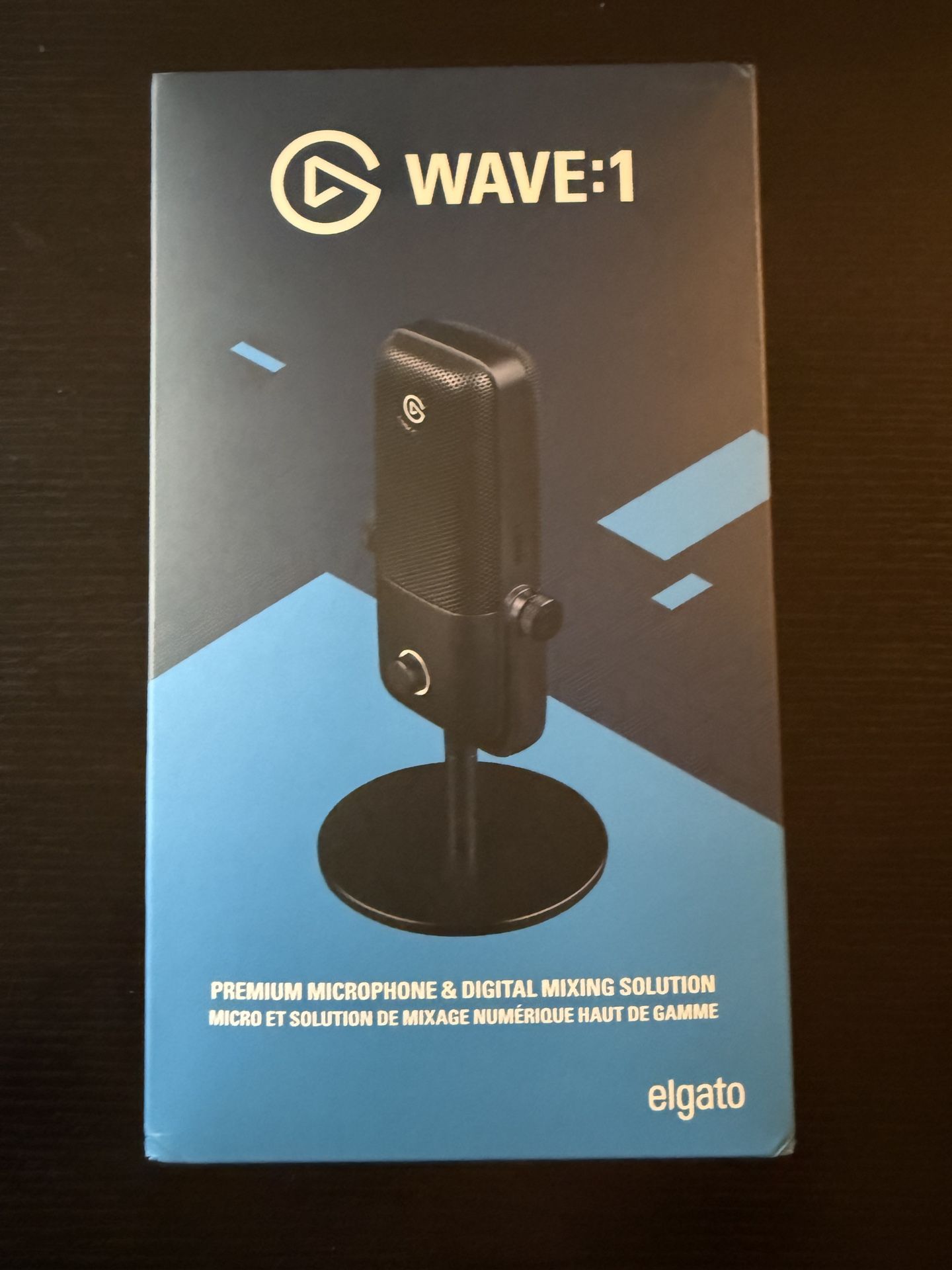 Wave:1 Premium Microphone & Digital Mixing Solution