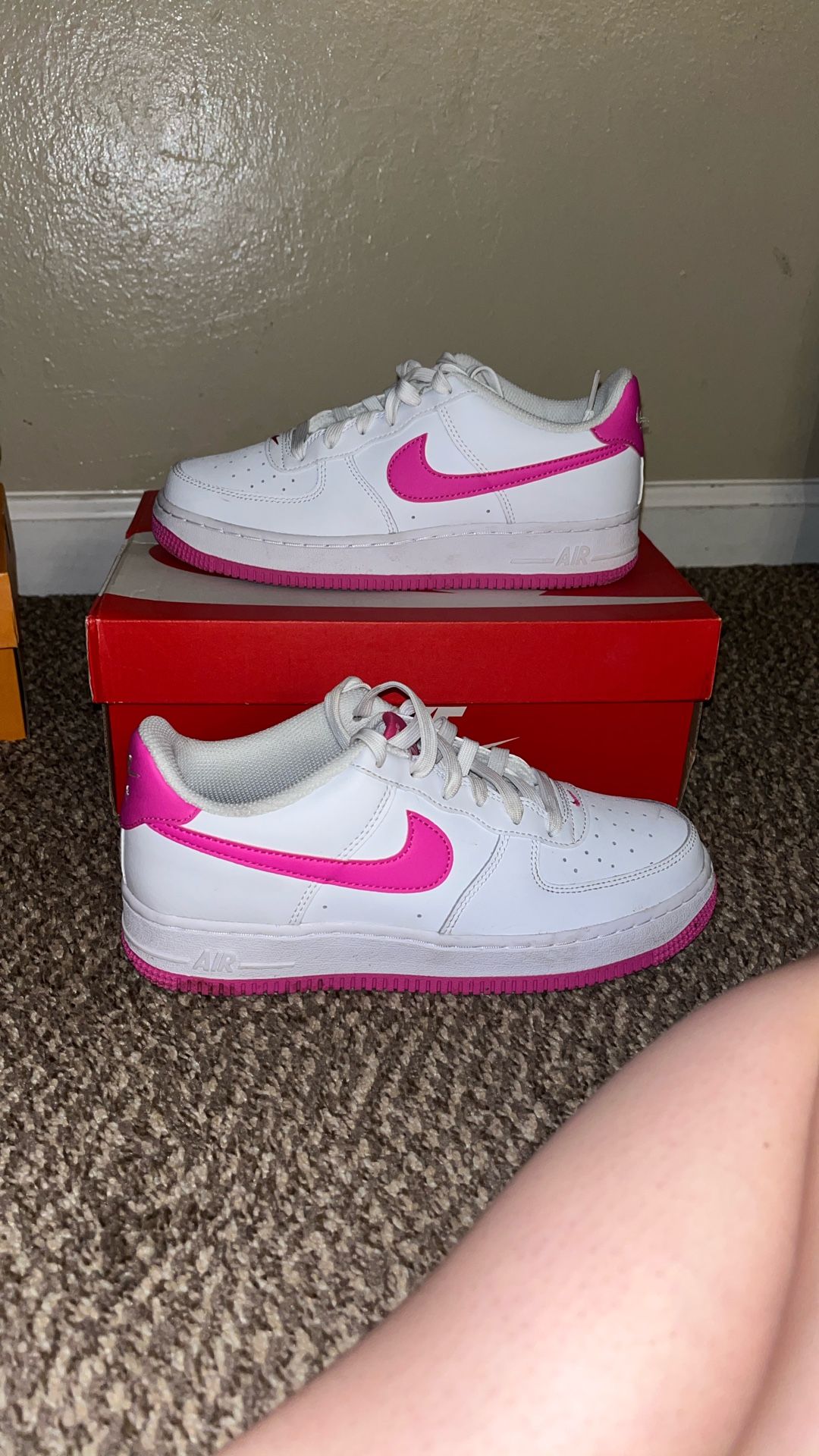 Pink And White Low Air Force 1 ( Size 5.5 Boys)