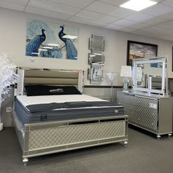 4PC King Bedroom Set w/ LED Lights