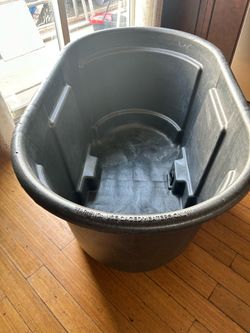 Rubbermaid Comercial 100 Galones
