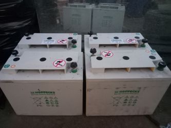 Deep cycle solar batteries