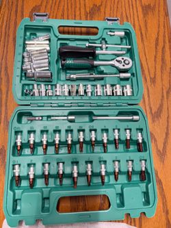 BRAND NEW! Green 46-Piece 1/4" Drive Socket & Ratchet Mechanic Tool Set - $15