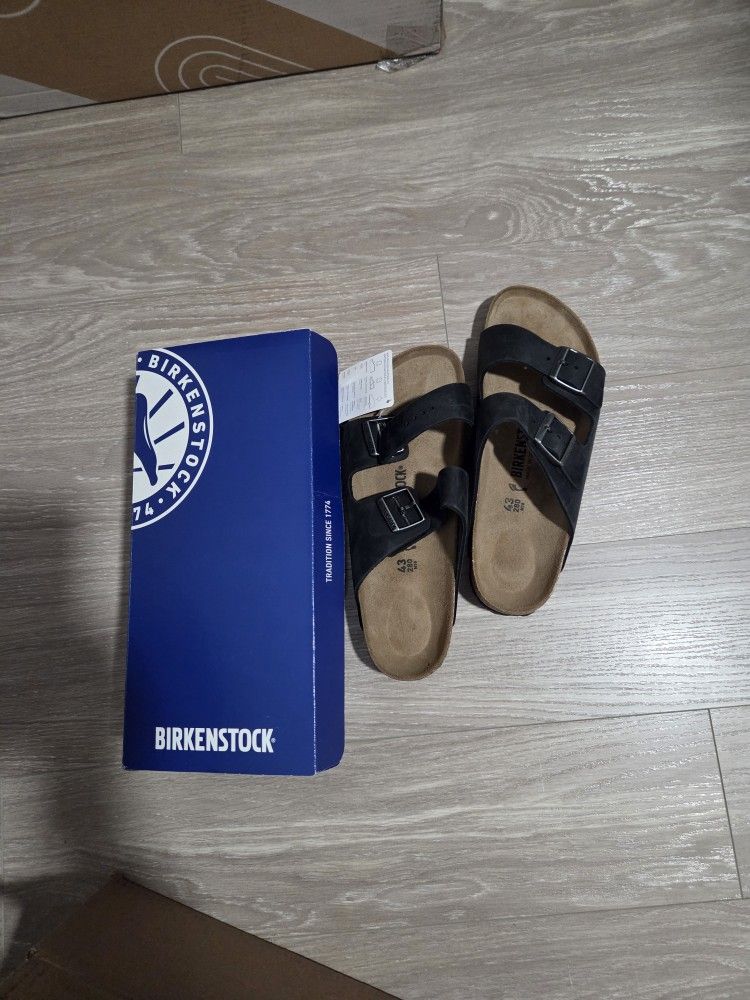 BIRKENSTOCK ARIZONA LEATHER SANDALS
BRAND NEW NEVER WORN BLACK
Size 43 / 10-10.5 US MENS