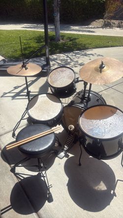 Used kids drum set