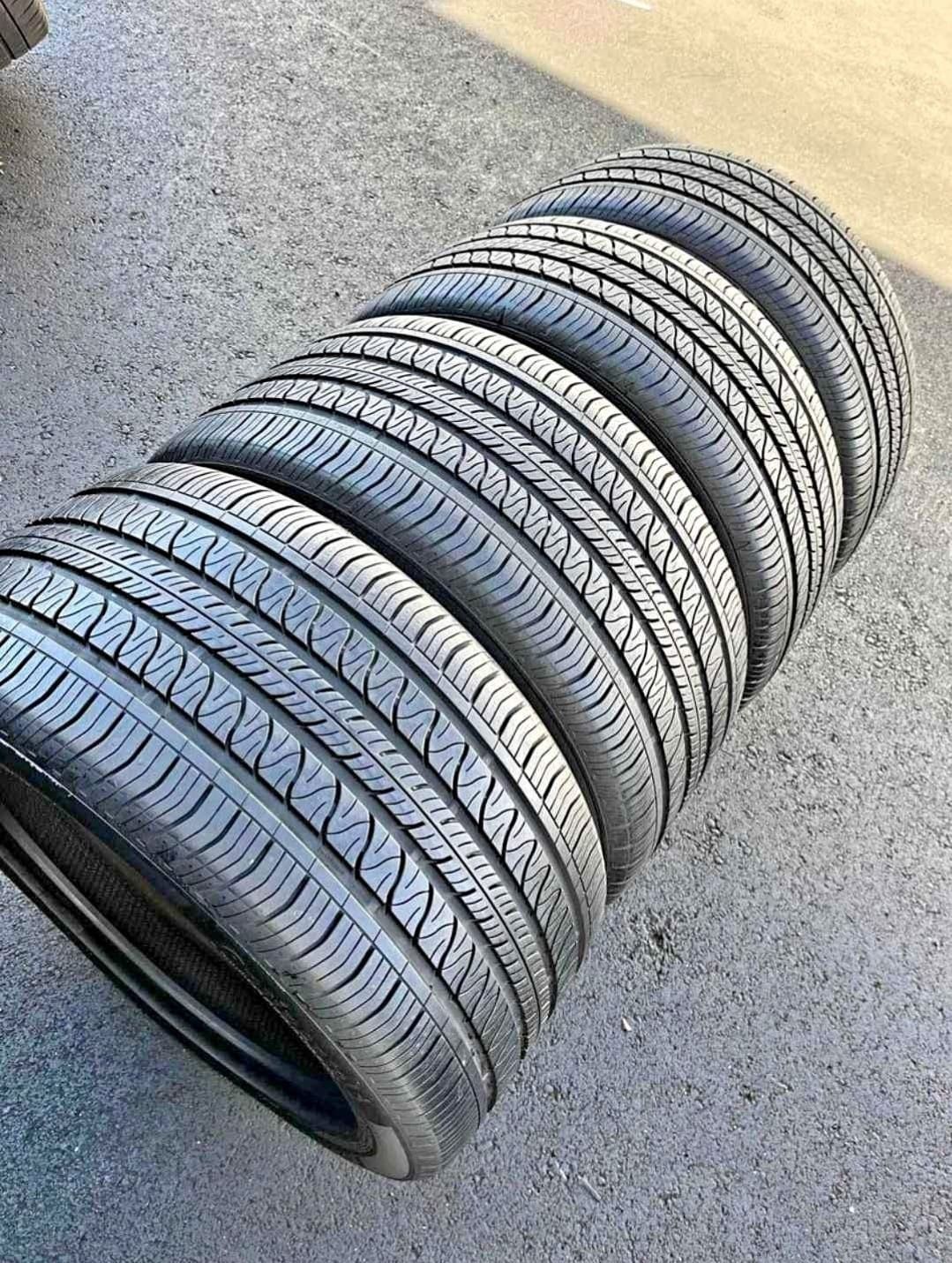 285 40 19 Vendo Un Seth De Llantas De La Marca Continental