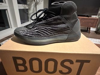 ADIDAS YZY QNTM LIGHTLY USED SIZE 10.5