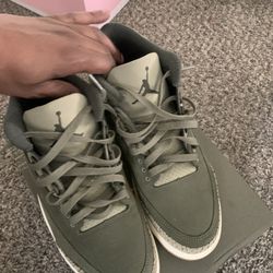 Jorden 3s Friends And Family Size 11 Only Worn 1 Time 