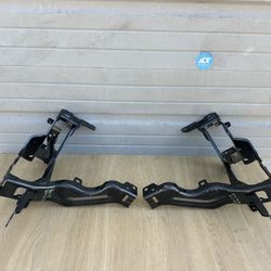 BMW X5 G05 OEM LEFT AND RIGHT HEADLIGHT BRACKETS 2019-2025