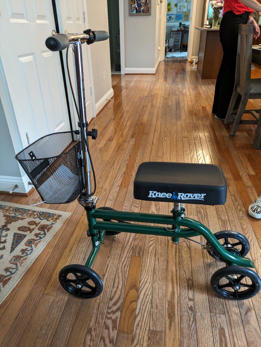 Knee Scooter for Mobility While Injured
