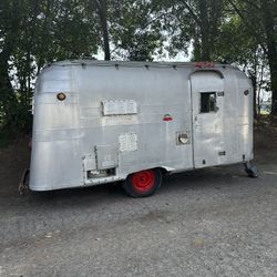 1969 Silver Streak 