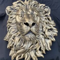 Lion Bust Wall Hanger Statue